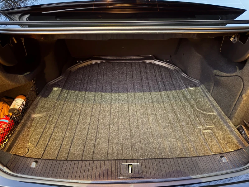 Mercedes-Benz E 220 AMG Line, Sport , снимка 14 - Автомобили и джипове - 53090697