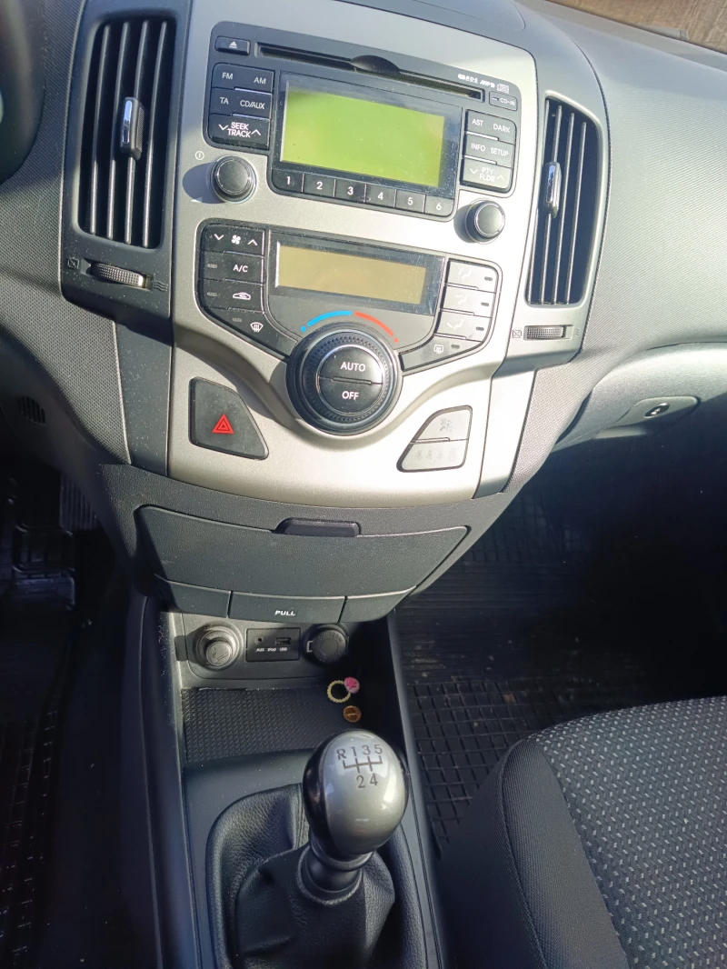Hyundai I30 1.4I, снимка 8 - Автомобили и джипове - 53259243