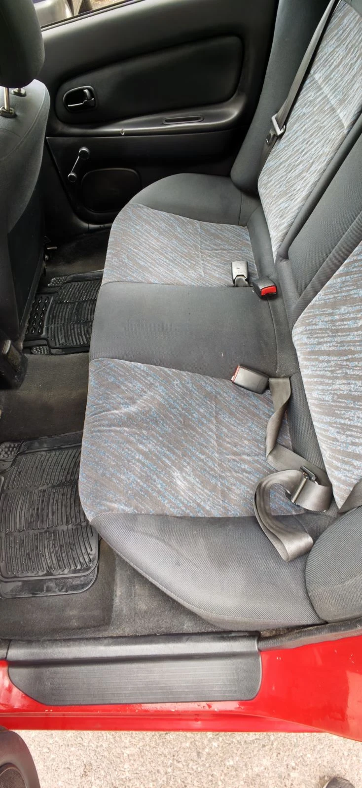 Mazda 323, снимка 10 - Автомобили и джипове - 54589324