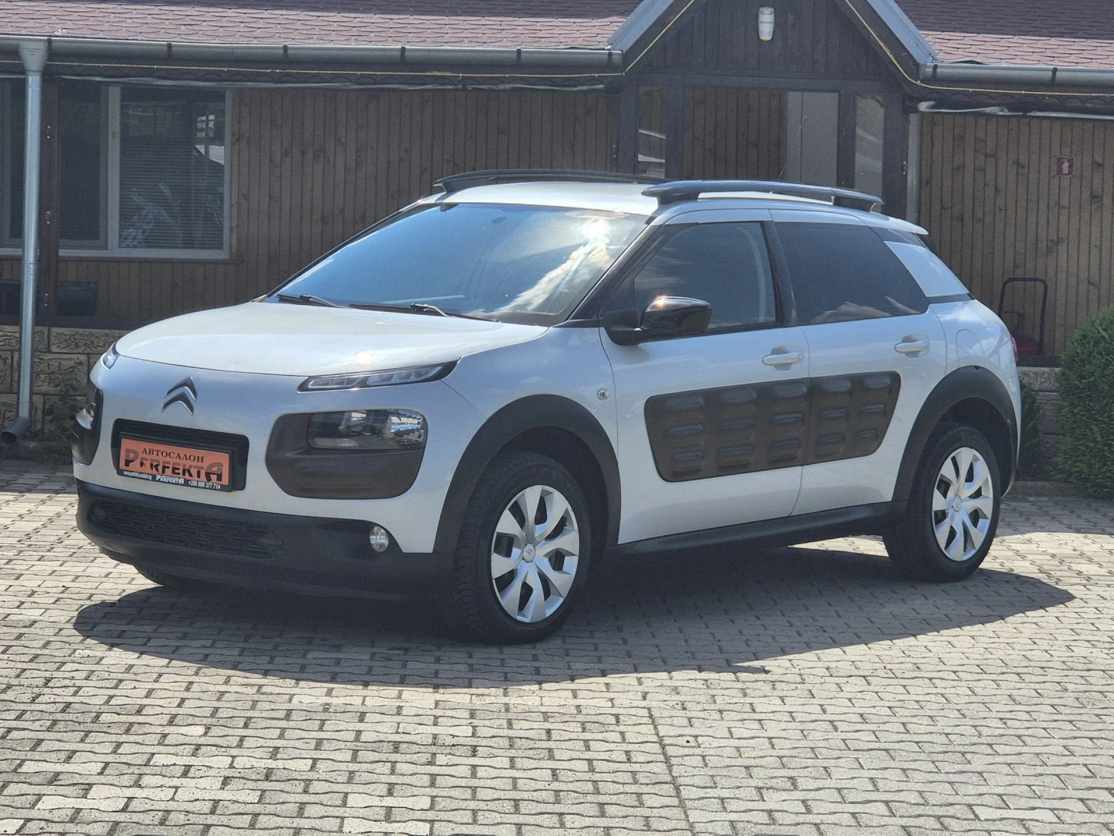 Citroen C4 Cactus 1.6HDI 99 к.с., снимка 1