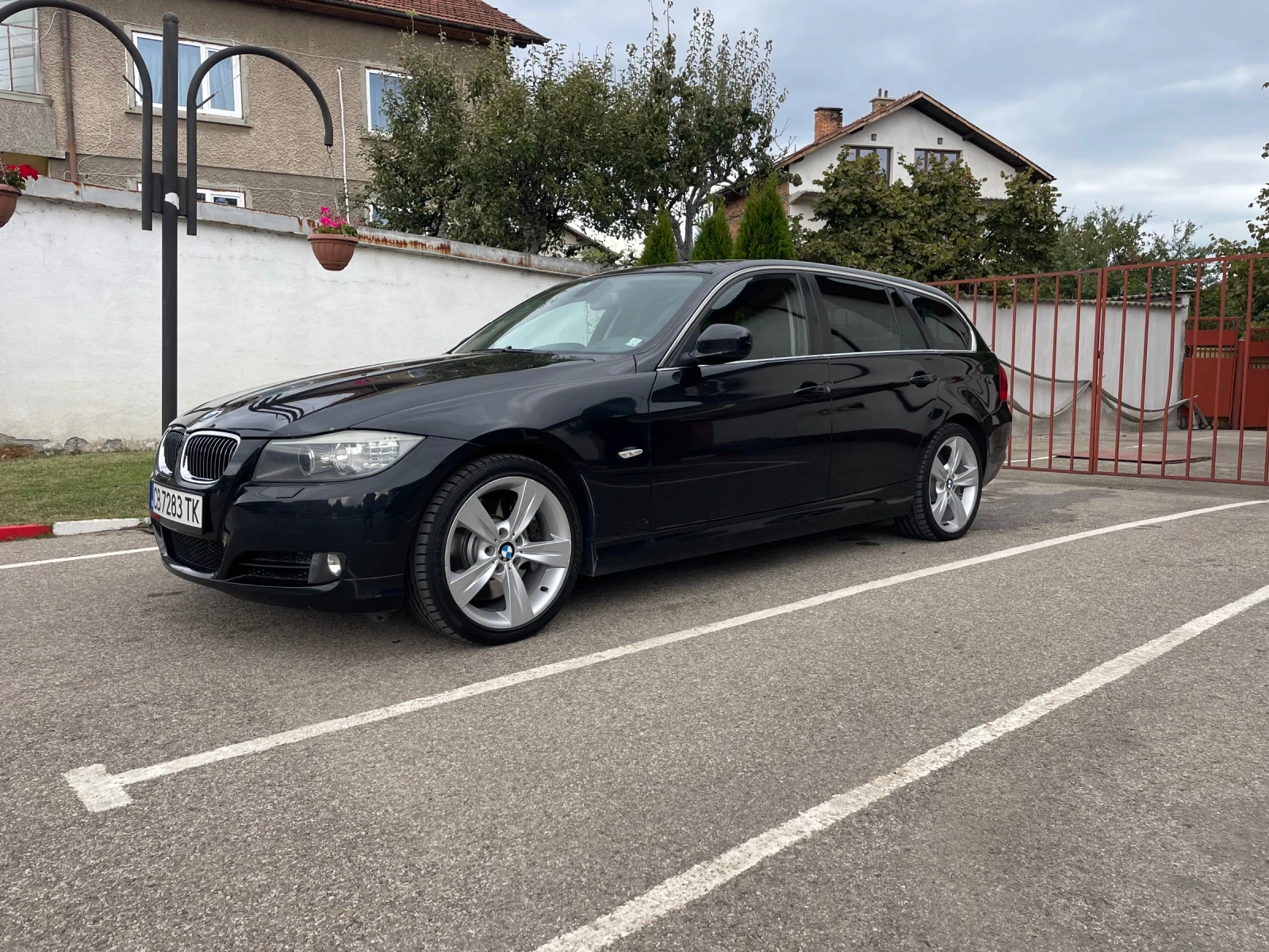 BMW 330, снимка 1