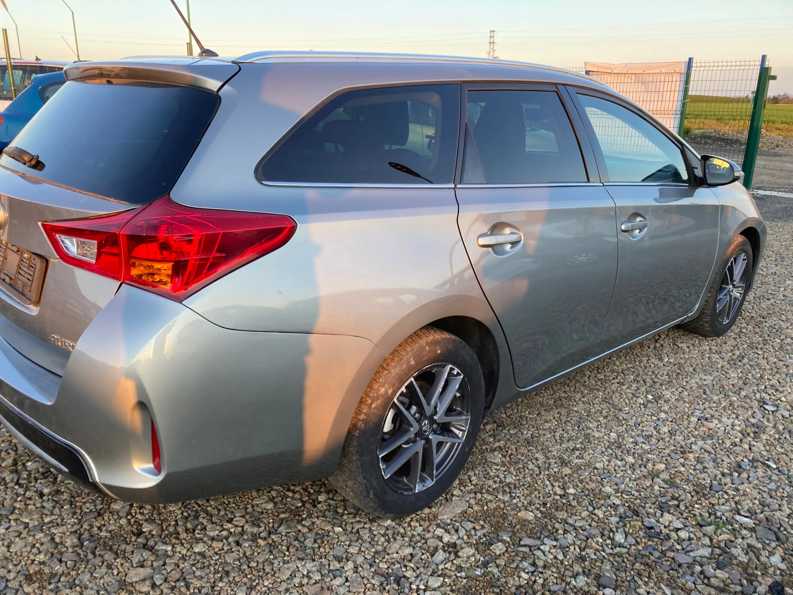 Toyota Auris 1.4D4D - изображение 9