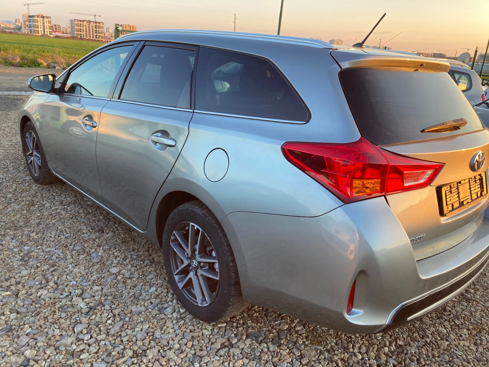 Toyota Auris 1.4D4D - изображение 10