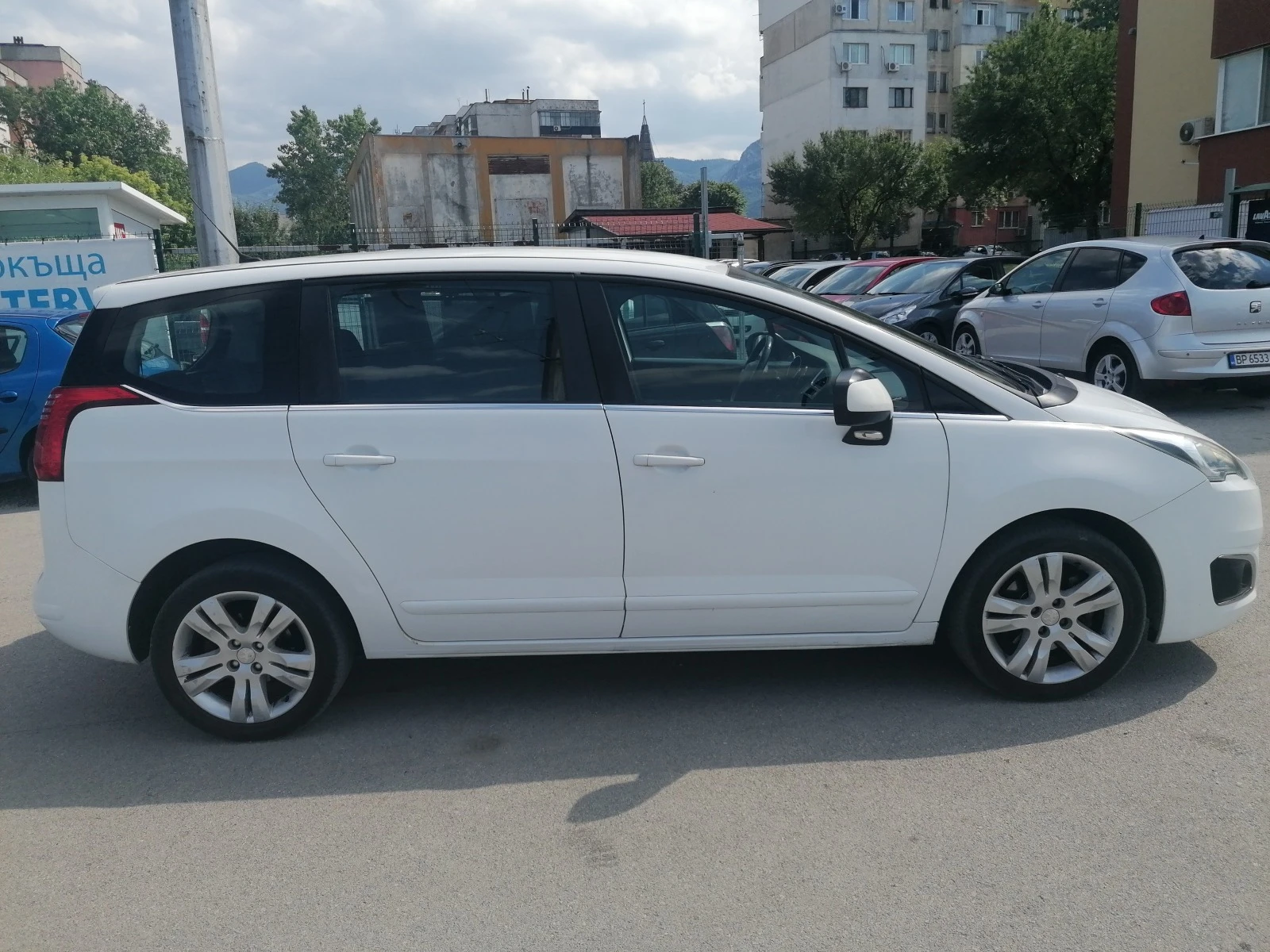 Peugeot 5008 1.6 HDI 7 MESTA ITALIQ  - изображение 3