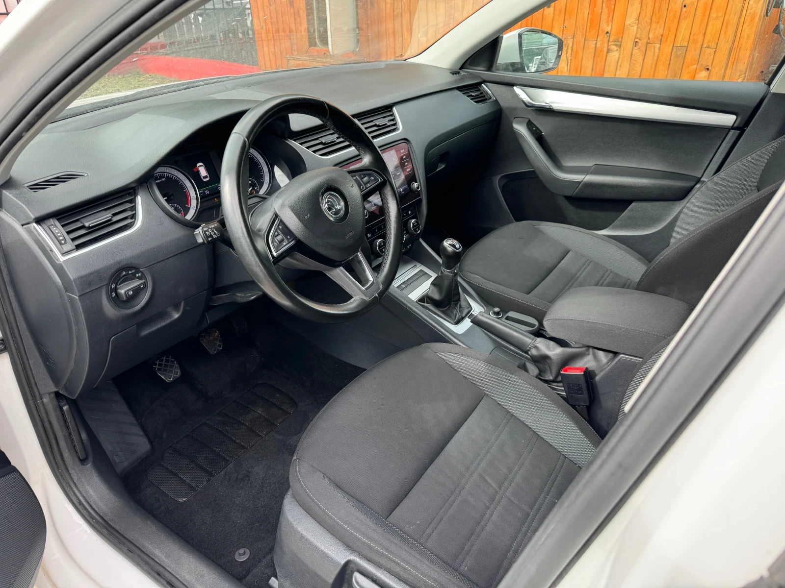 Skoda Octavia 1.6tdi - изображение 7