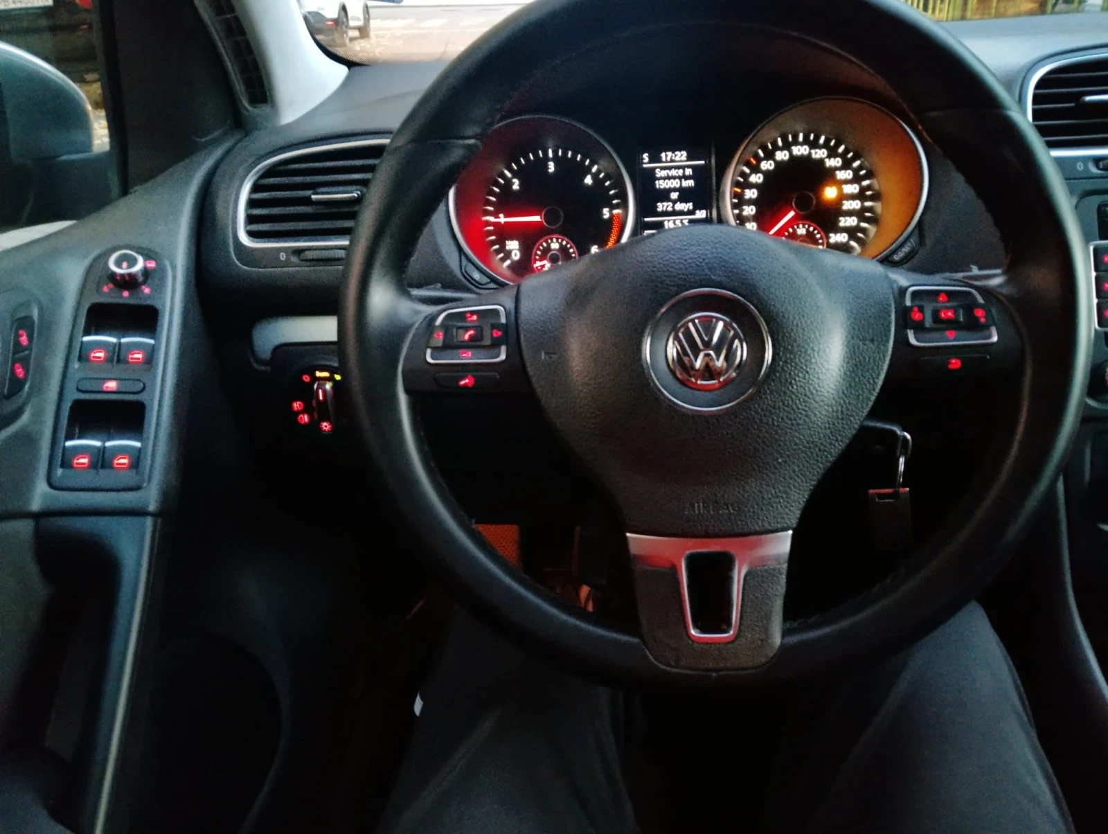 VW Golf 2.0Д 140к.с.Navi - изображение 4