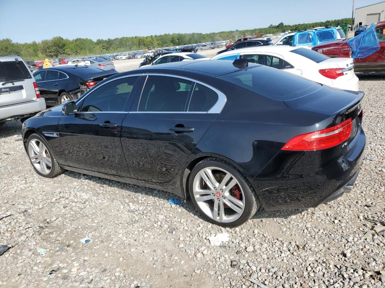 Jaguar XE 35T PRESTIGE AWD - изображение 2