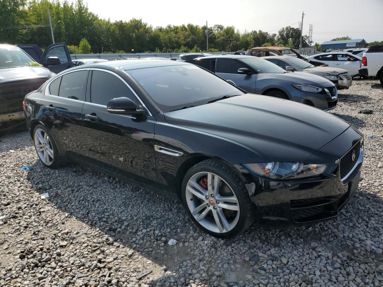 Jaguar XE 35T PRESTIGE AWD - изображение 4