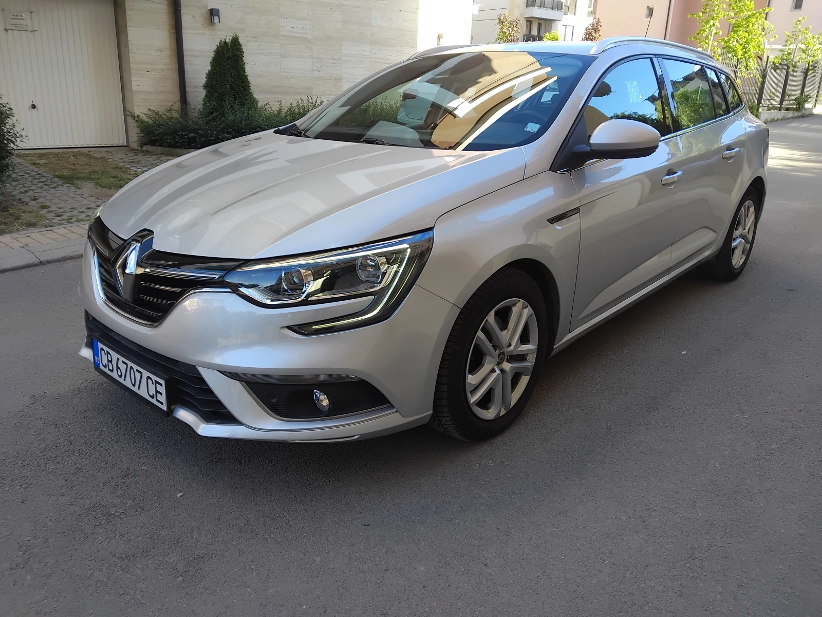 Renault Megane 1.5 NAVI LED - изображение 10