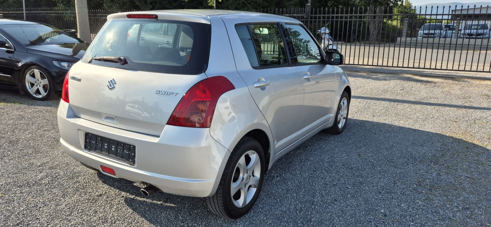 Suzuki Swift 1.3i 127000км. - изображение 4