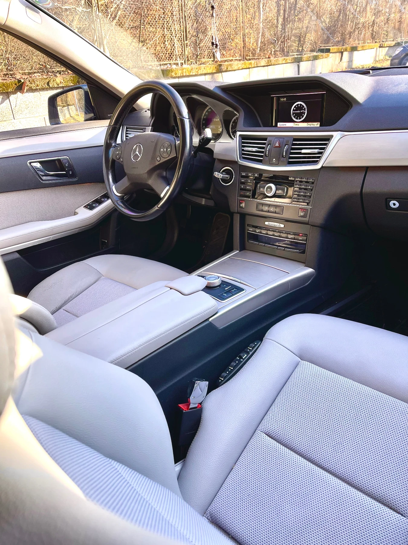 Mercedes-Benz E 350 AVANTGARDE от ВТОРИ СОБСТВЕНИК с НОВ ДВИГАТЕЛ 2022 - изображение 10