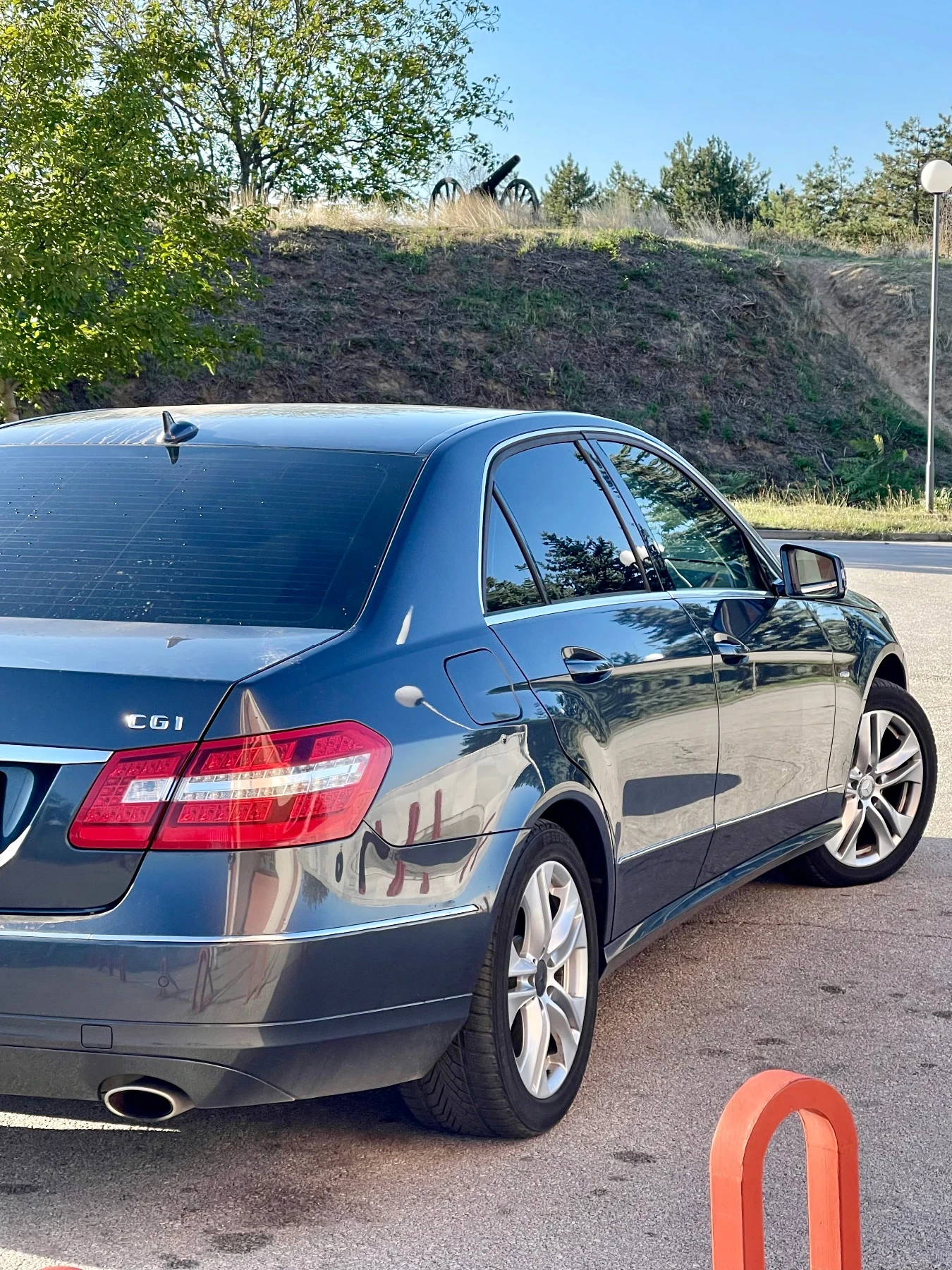 Mercedes-Benz E 350 AVANTGARDE от ВТОРИ СОБСТВЕНИК с НОВ ДВИГАТЕЛ 2022 - изображение 2