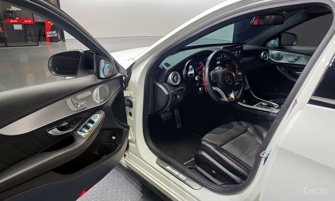 Mercedes-Benz C 43 AMG  - изображение 10