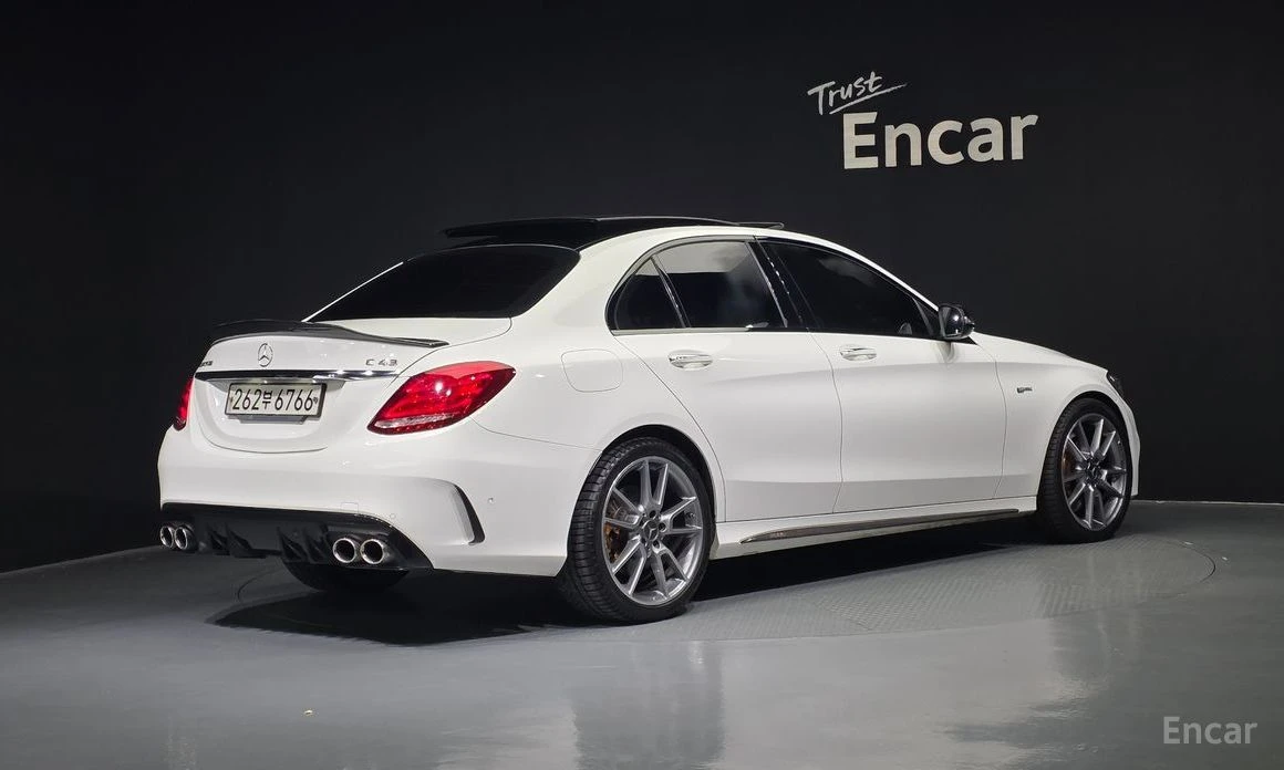 Mercedes-Benz C 43 AMG  - изображение 2