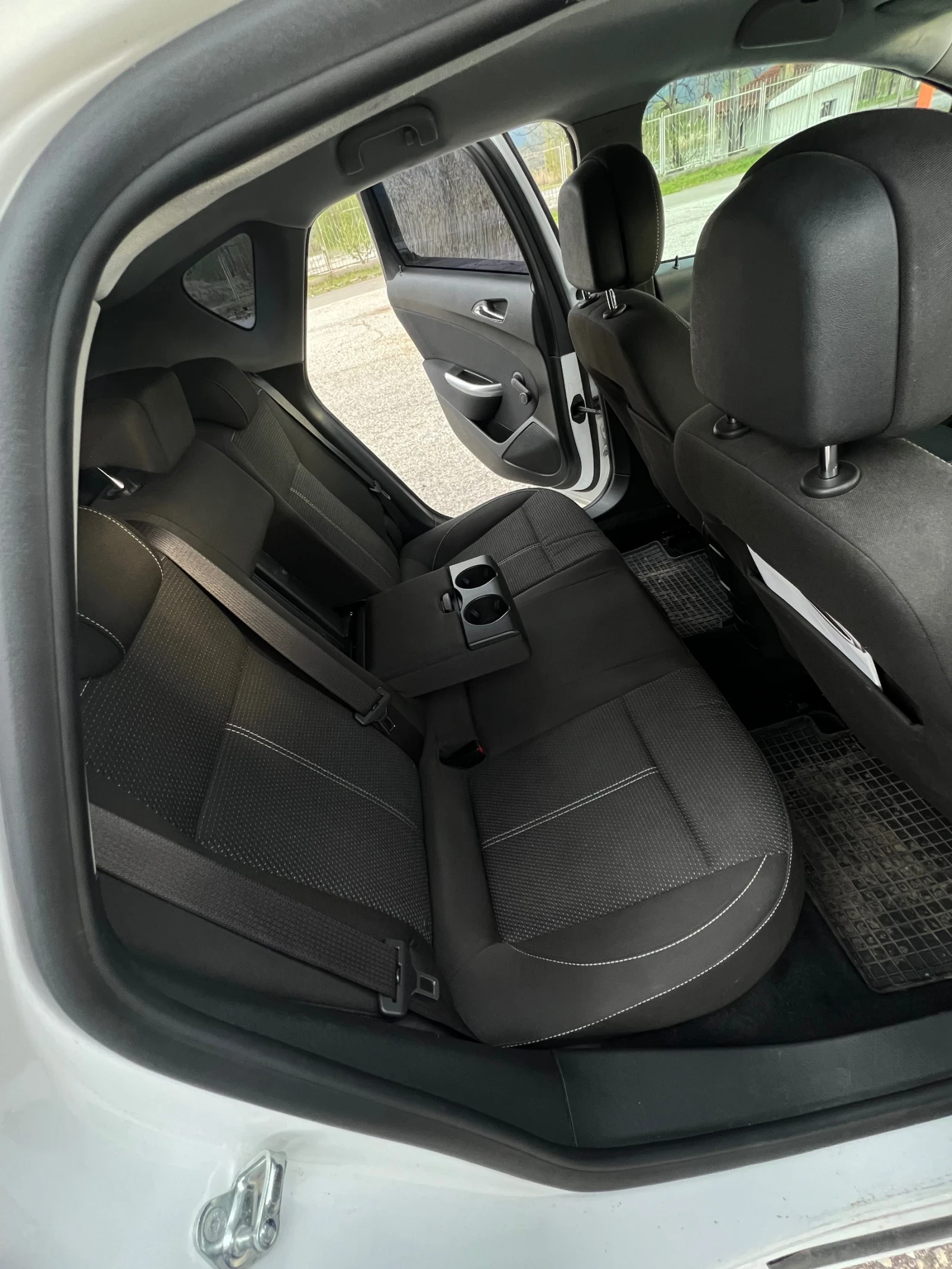 Opel Astra J - изображение 10