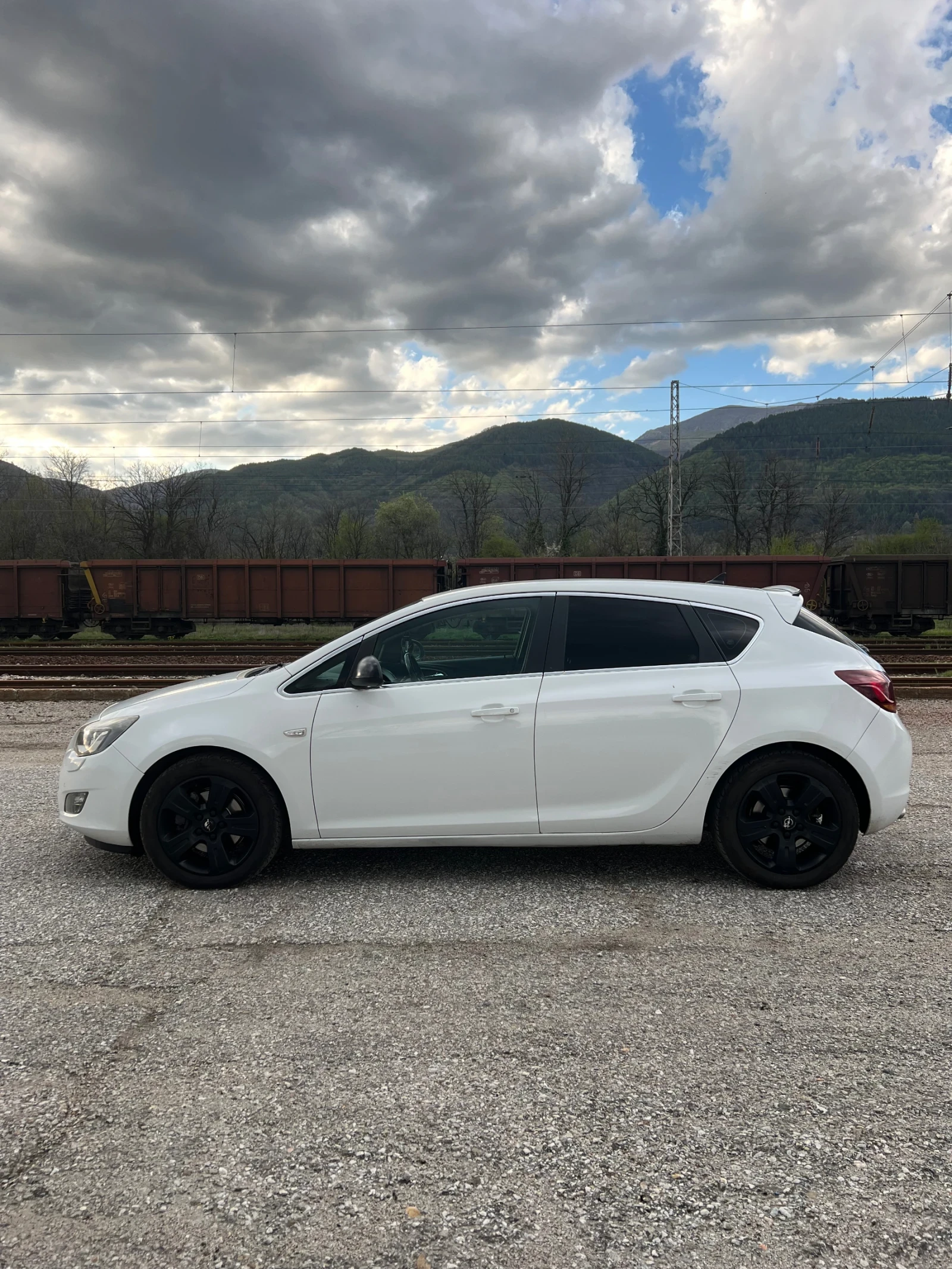 Opel Astra J - изображение 7