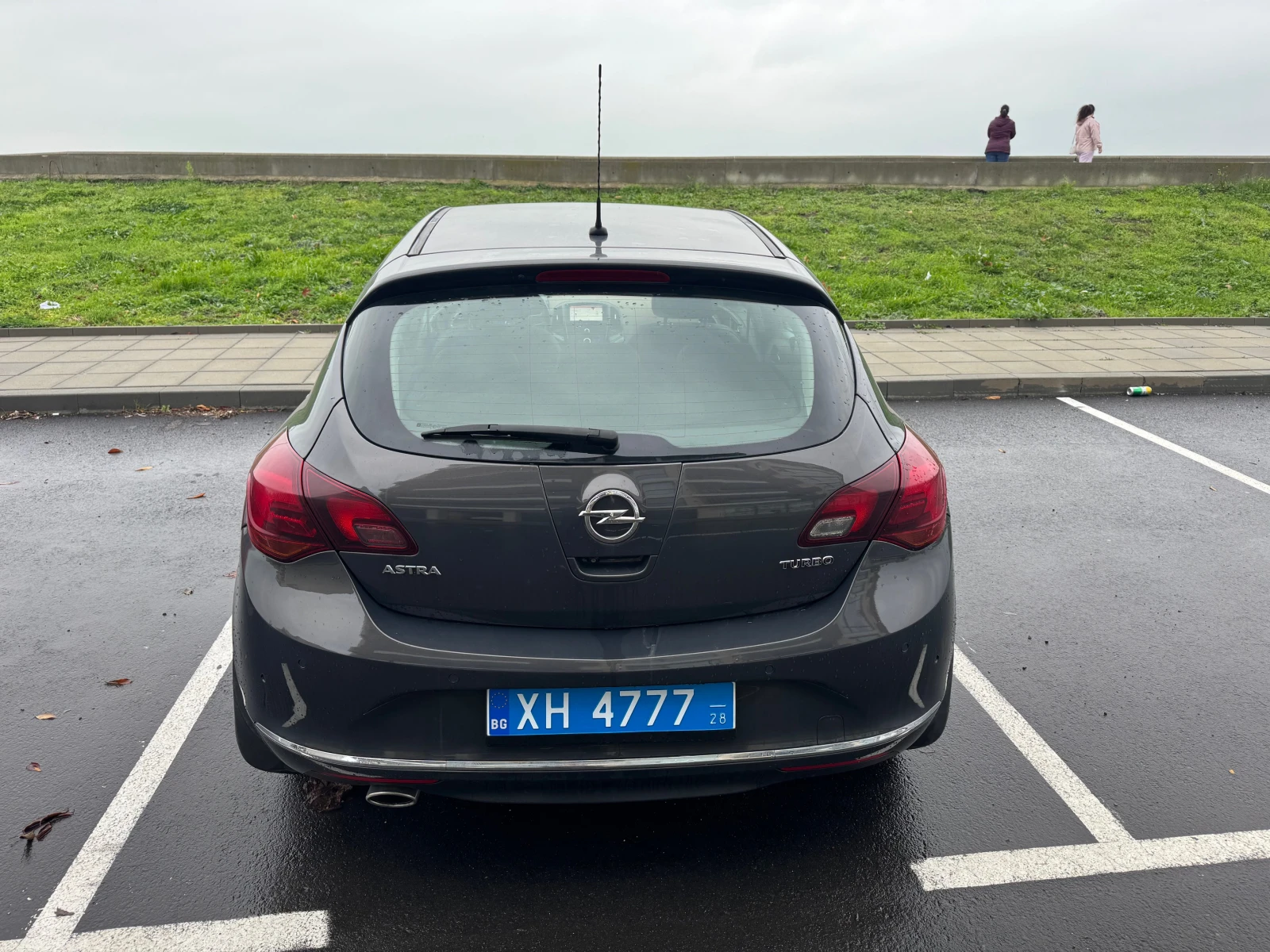 Opel Astra 1, 6 TURBO Cosmo - изображение 2