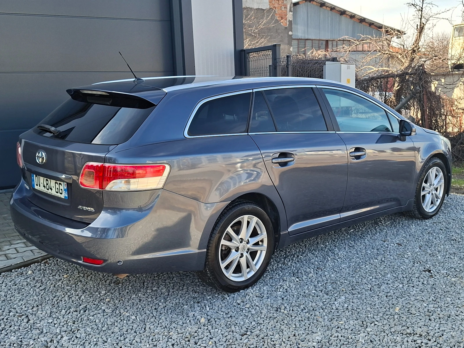 Toyota Avensis 2.0D4d 6ск. ПАНОРАМА - изображение 4