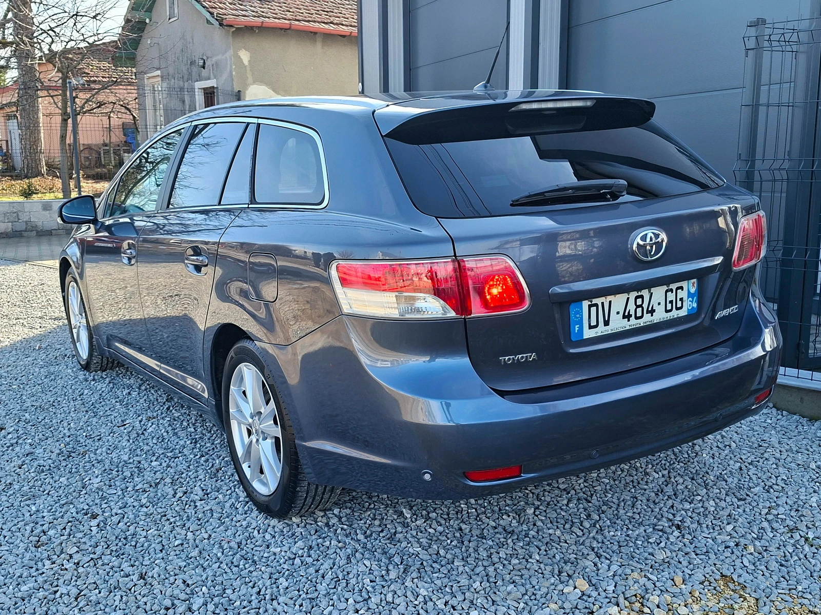 Toyota Avensis 2.0D4d 6ск. ПАНОРАМА - изображение 6