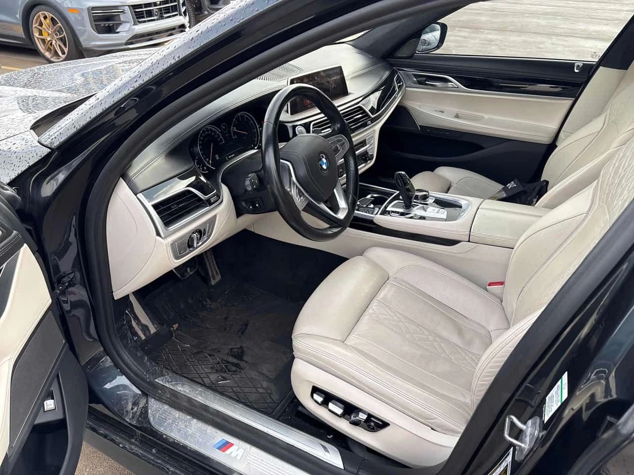 BMW 750 | DISTRONIC | HUD | HARMAN KARDON | ОБДУХВАНЕ | , снимка 5 - Автомобили и джипове - 54372665