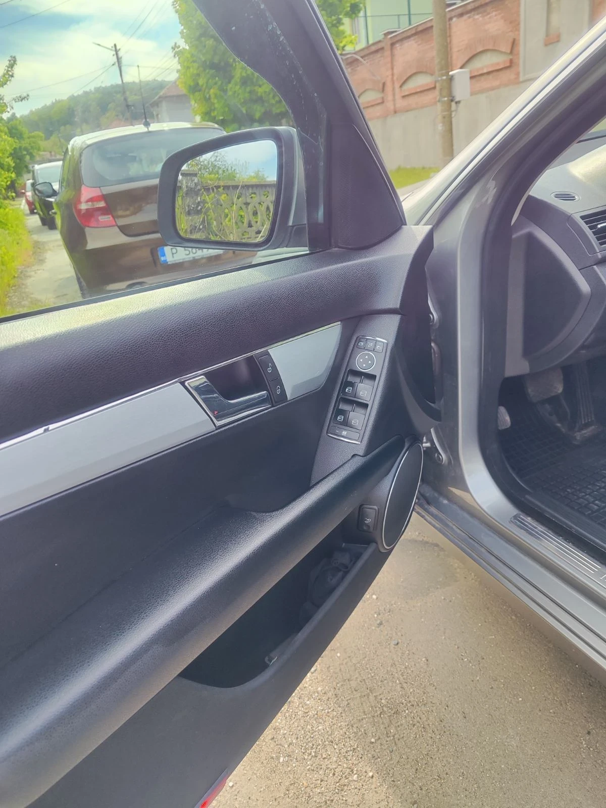 Mercedes-Benz C 320 4matic, снимка 3 - Автомобили и джипове - 54413871