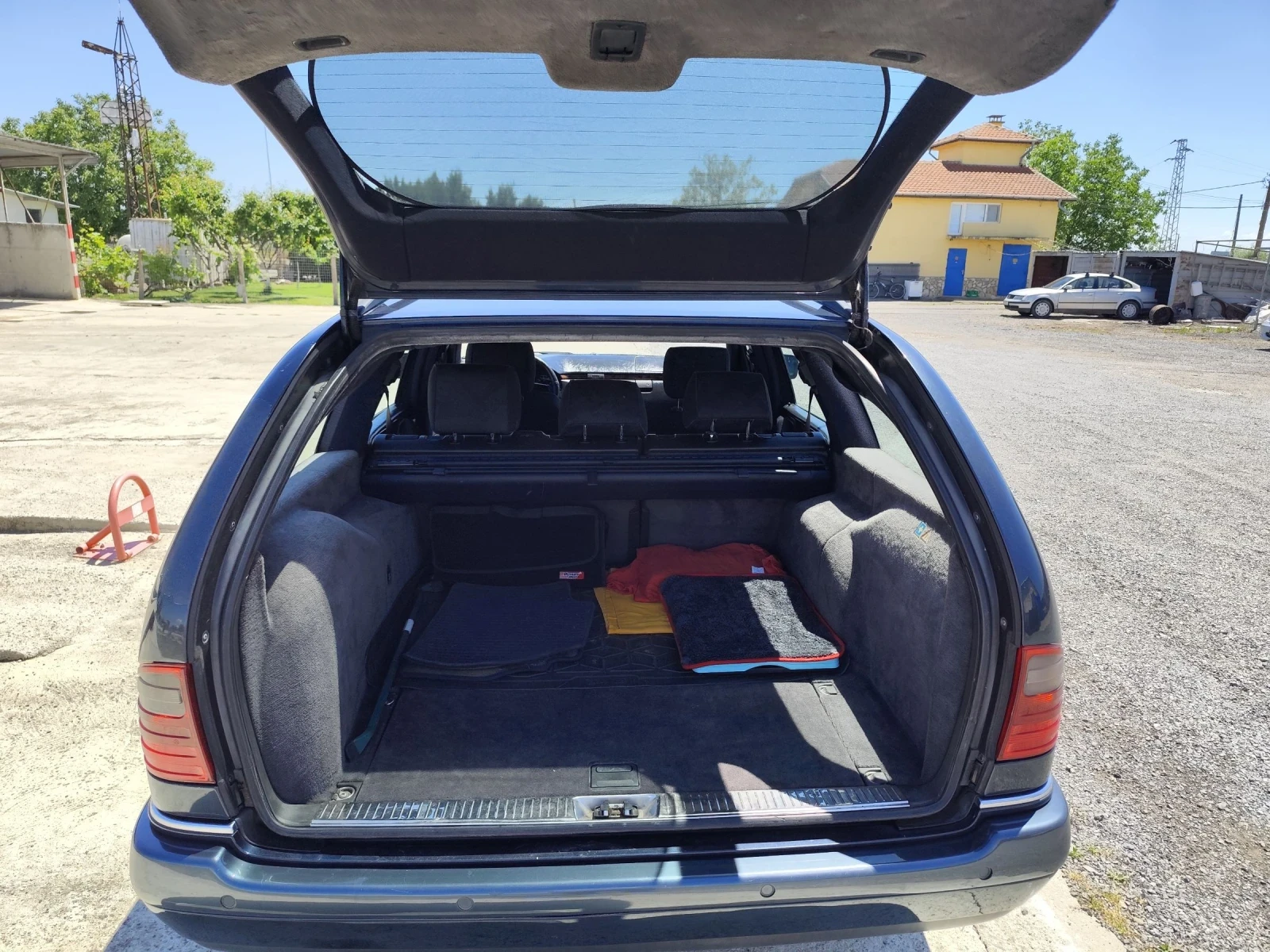 Mercedes-Benz E 300, снимка 10 - Автомобили и джипове - 54693969