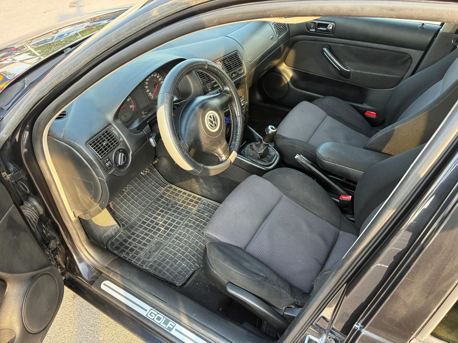 VW Golf 1.6i ГАЗ КЛИМАТИК 4ВРАТИ РЕГИСТРИРАН ОБСЛУЖЕН, снимка 7 - Автомобили и джипове - 54811928