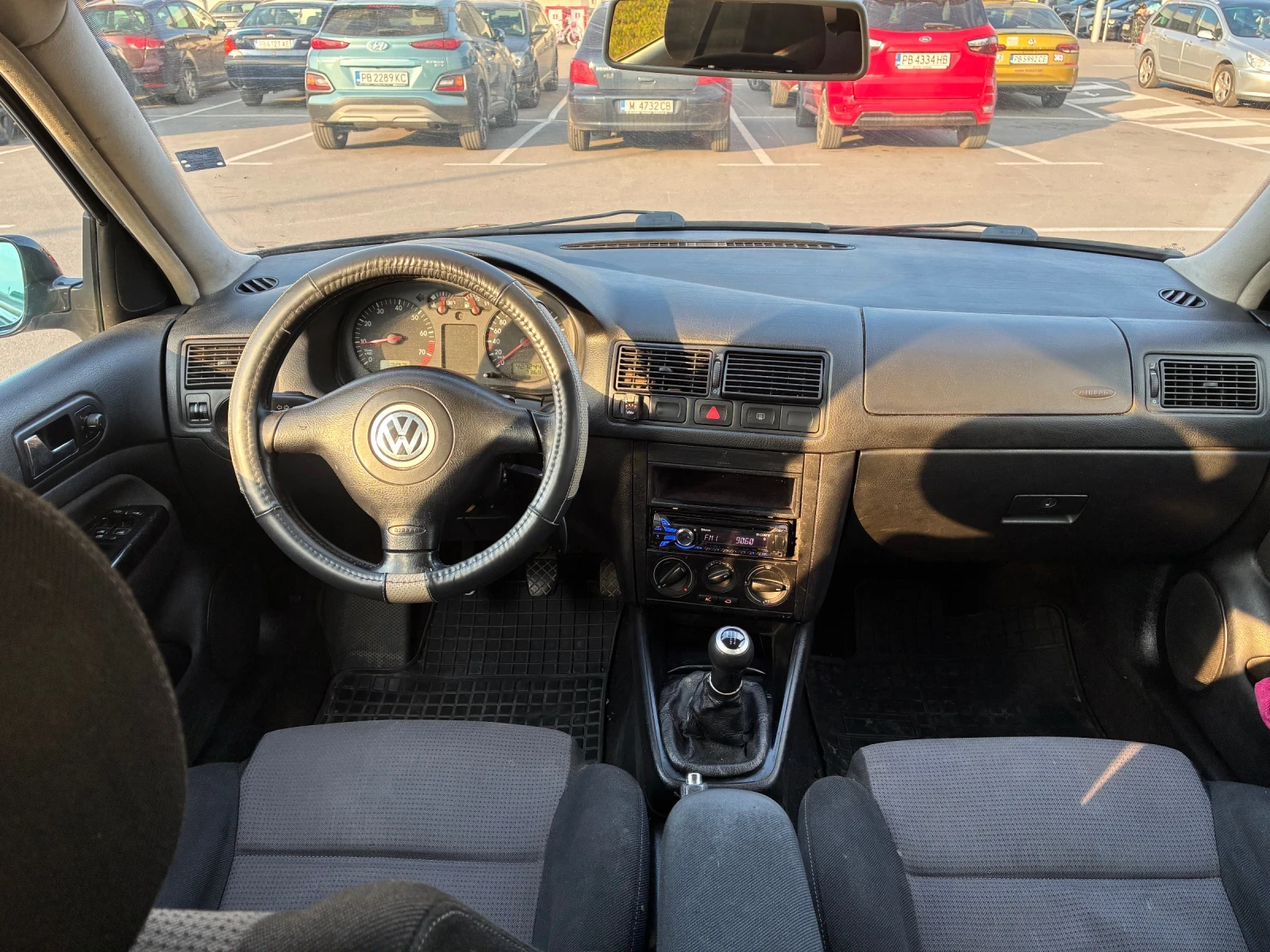 VW Golf 1.6i ГАЗ КЛИМАТИК 4ВРАТИ РЕГИСТРИРАН ОБСЛУЖЕН, снимка 10 - Автомобили и джипове - 54811928