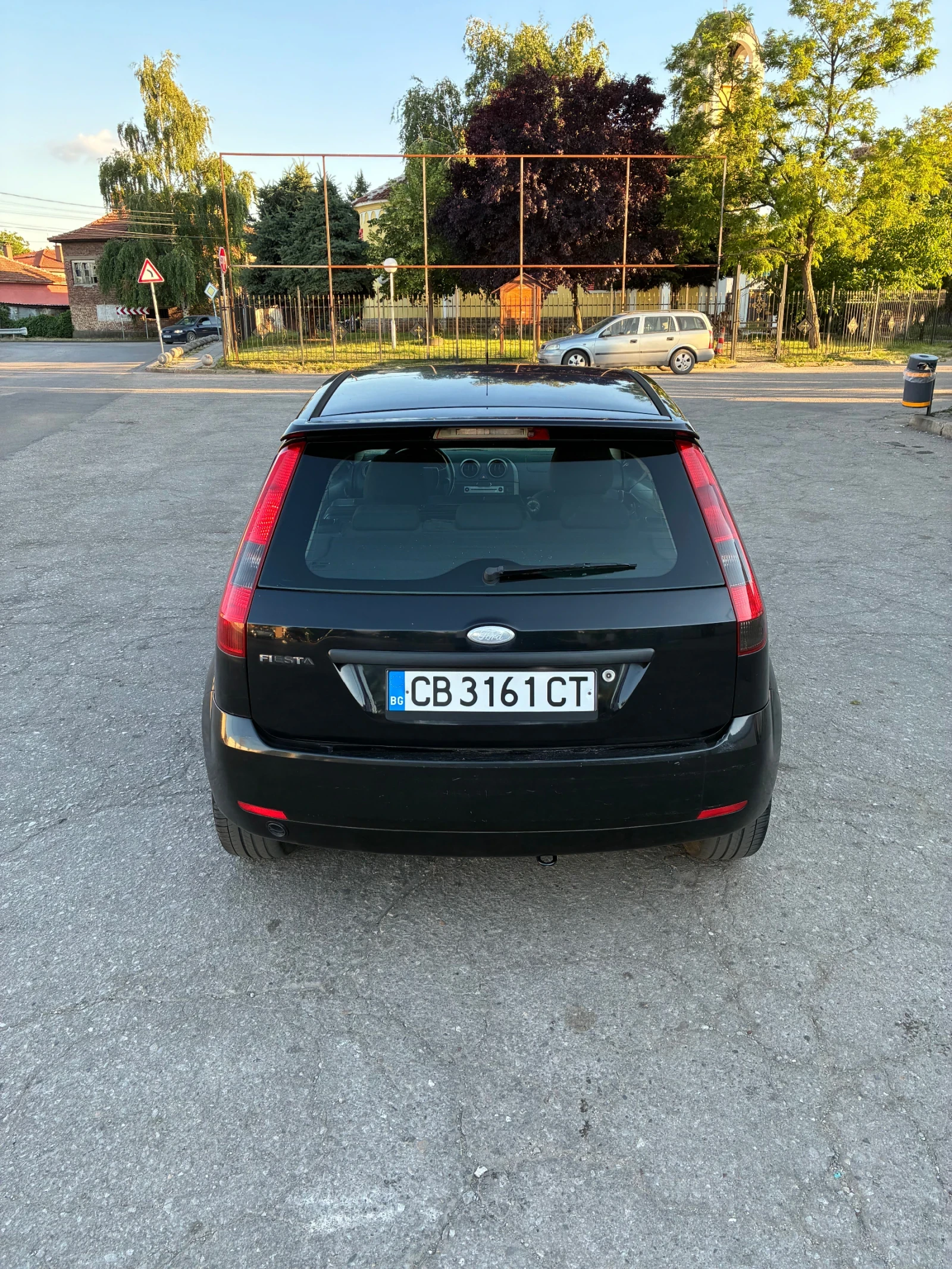 Ford Fiesta 1.4 Gas Novado, снимка 4 - Автомобили и джипове - 54962524