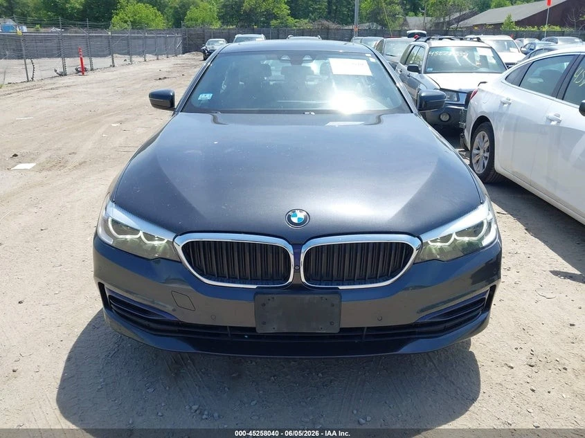 BMW 530 * KEYLESS* XDRIVE* Camera* ПОДГРЕВ* , снимка 2 - Автомобили и джипове - 55060335