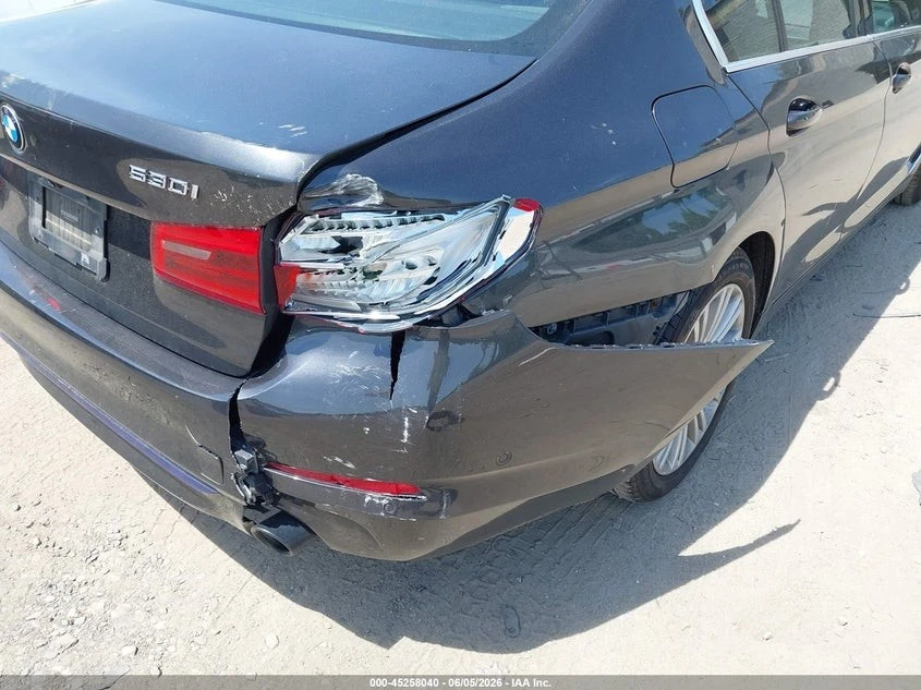 BMW 530 * KEYLESS* XDRIVE* Camera* ПОДГРЕВ* , снимка 8 - Автомобили и джипове - 55060335