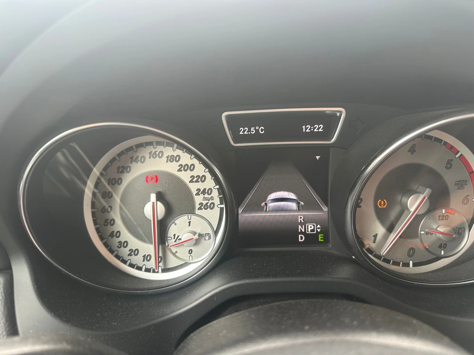 Mercedes-Benz CLA 220, снимка 16 - Автомобили и джипове - 55829167
