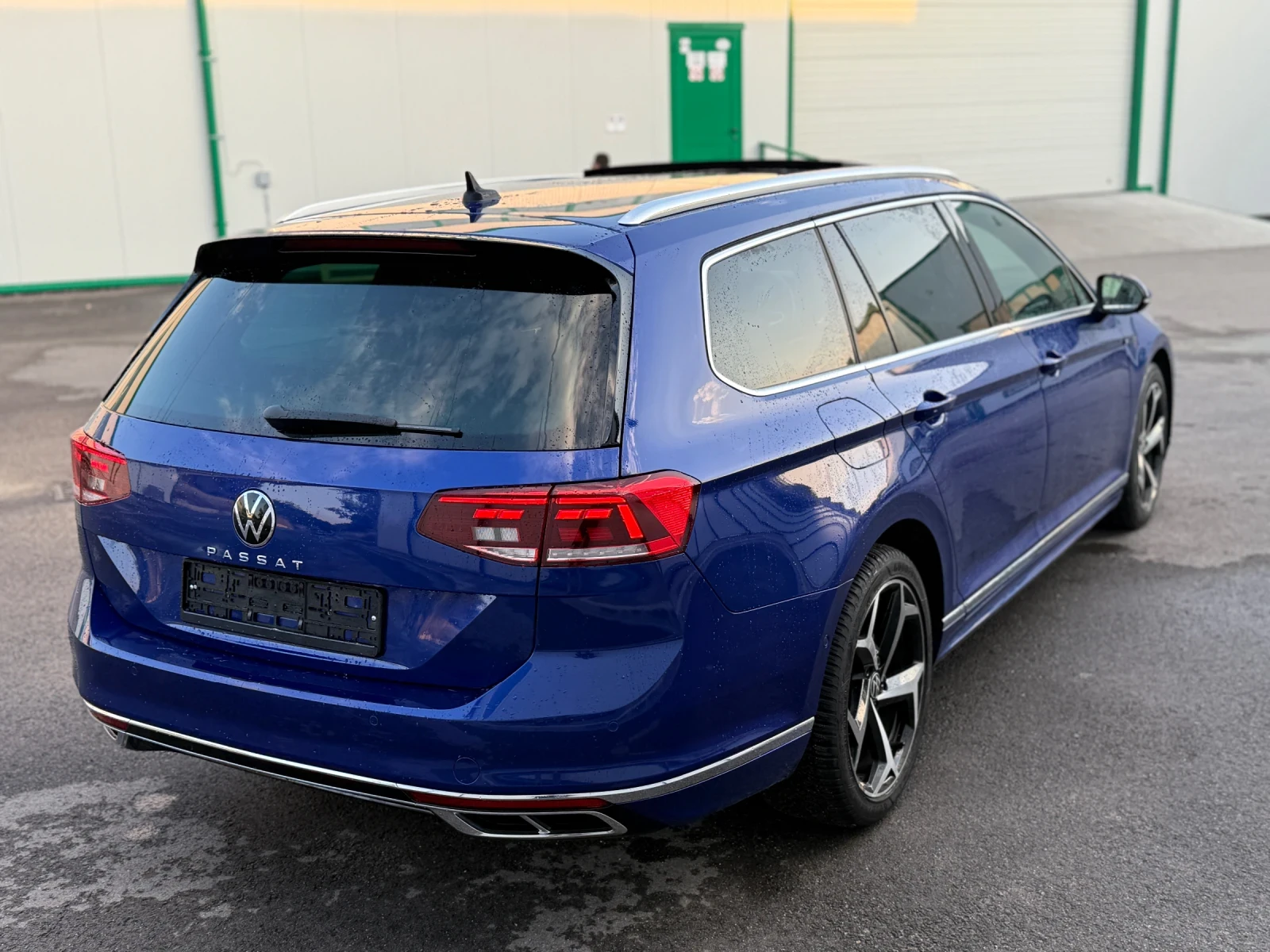 VW Passat * R-Line* БЕЗ АНАЛОГ* ТОП ЦЕНА* РЕГИСТРИРАН* , снимка 8 - Автомобили и джипове - 55589005
