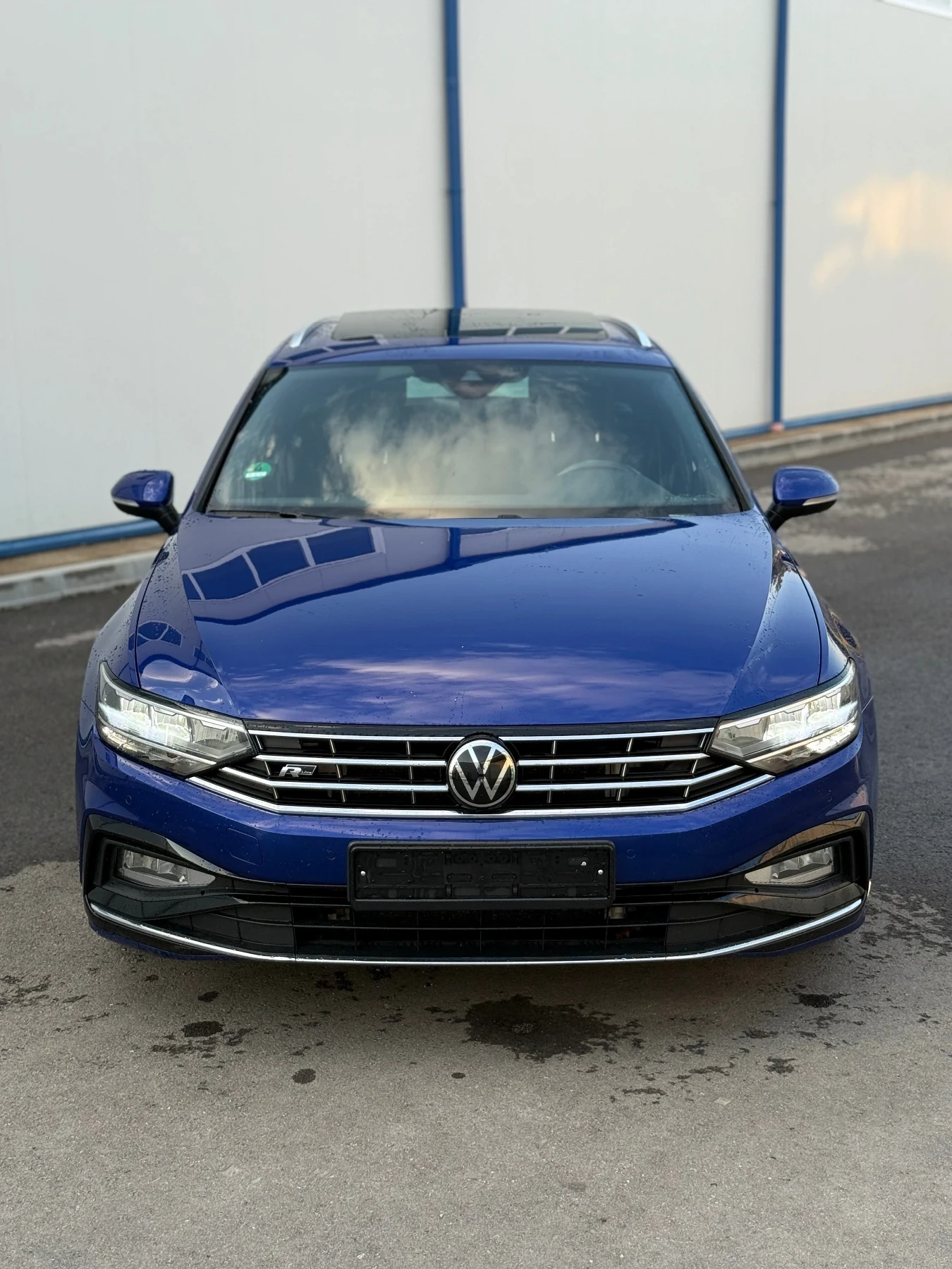VW Passat * R-Line* БЕЗ АНАЛОГ* ТОП ЦЕНА* РЕГИСТРИРАН* , снимка 2 - Автомобили и джипове - 55589005