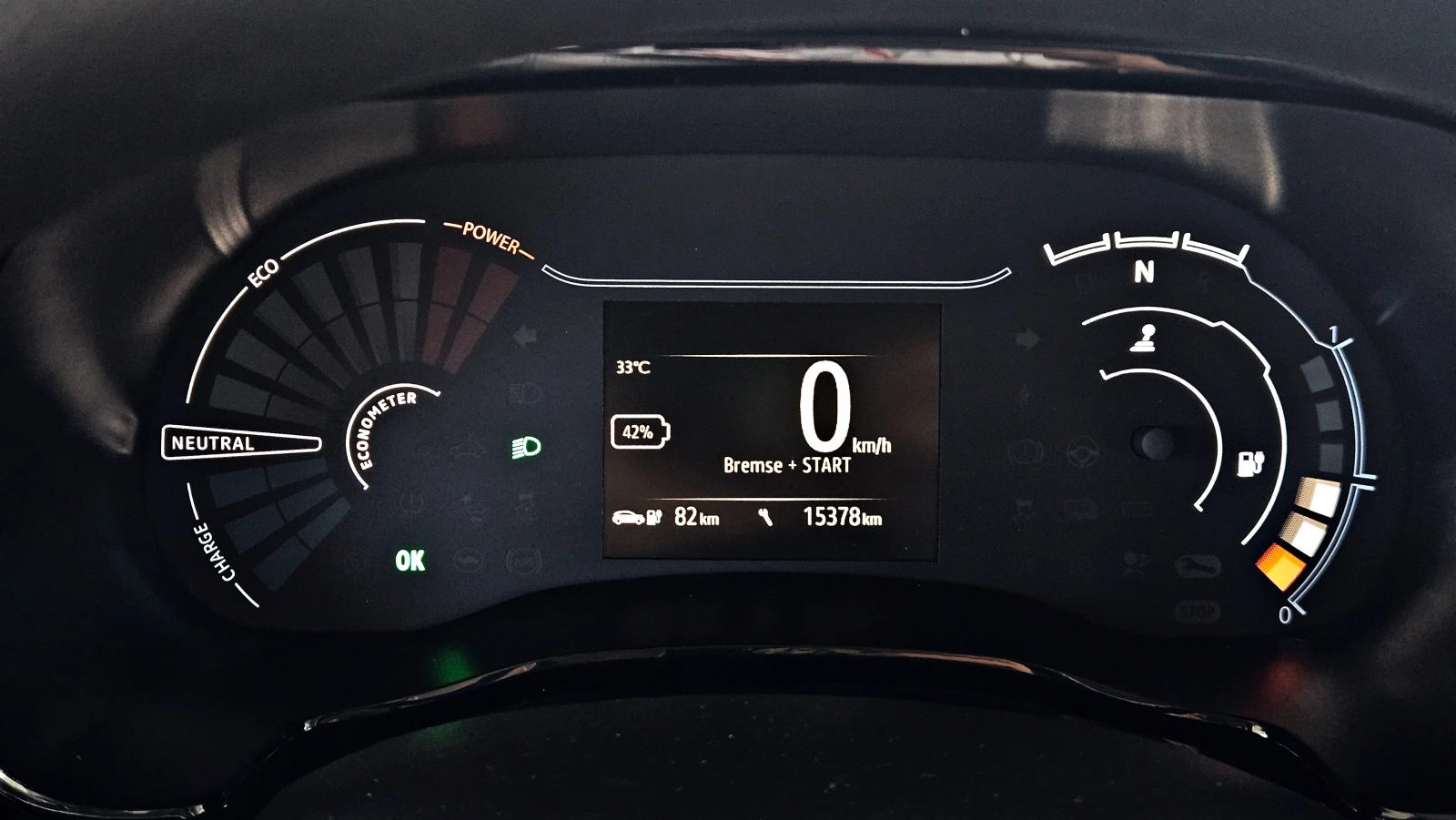 Dacia Spring ELECTRIC 65/GERMANY/CAMERA/CAR PLAY/КОЖЕН САЛОН/LI, снимка 11 - Автомобили и джипове - 55727948
