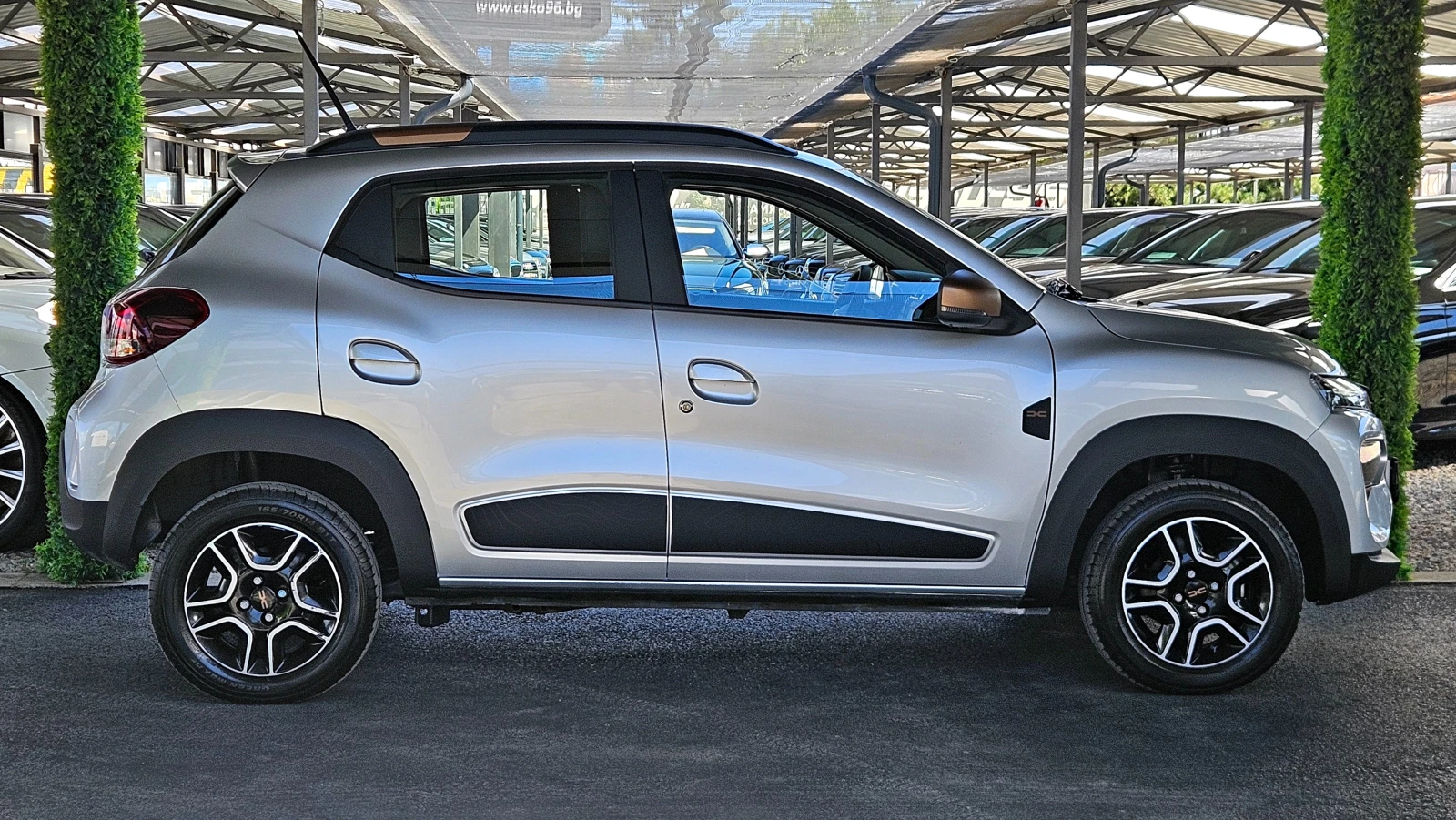 Dacia Spring ELECTRIC 65/GERMANY/CAMERA/CAR PLAY/КОЖЕН САЛОН/LI, снимка 4 - Автомобили и джипове - 55727948