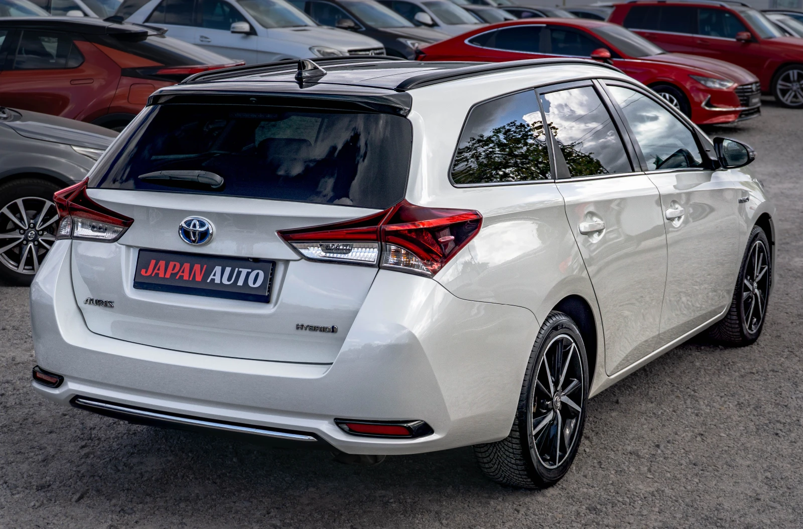 Toyota Auris 1.8 Hybrid ТОП! С ГАРАНЦИЯ! , снимка 4 - Автомобили и джипове - 56194884
