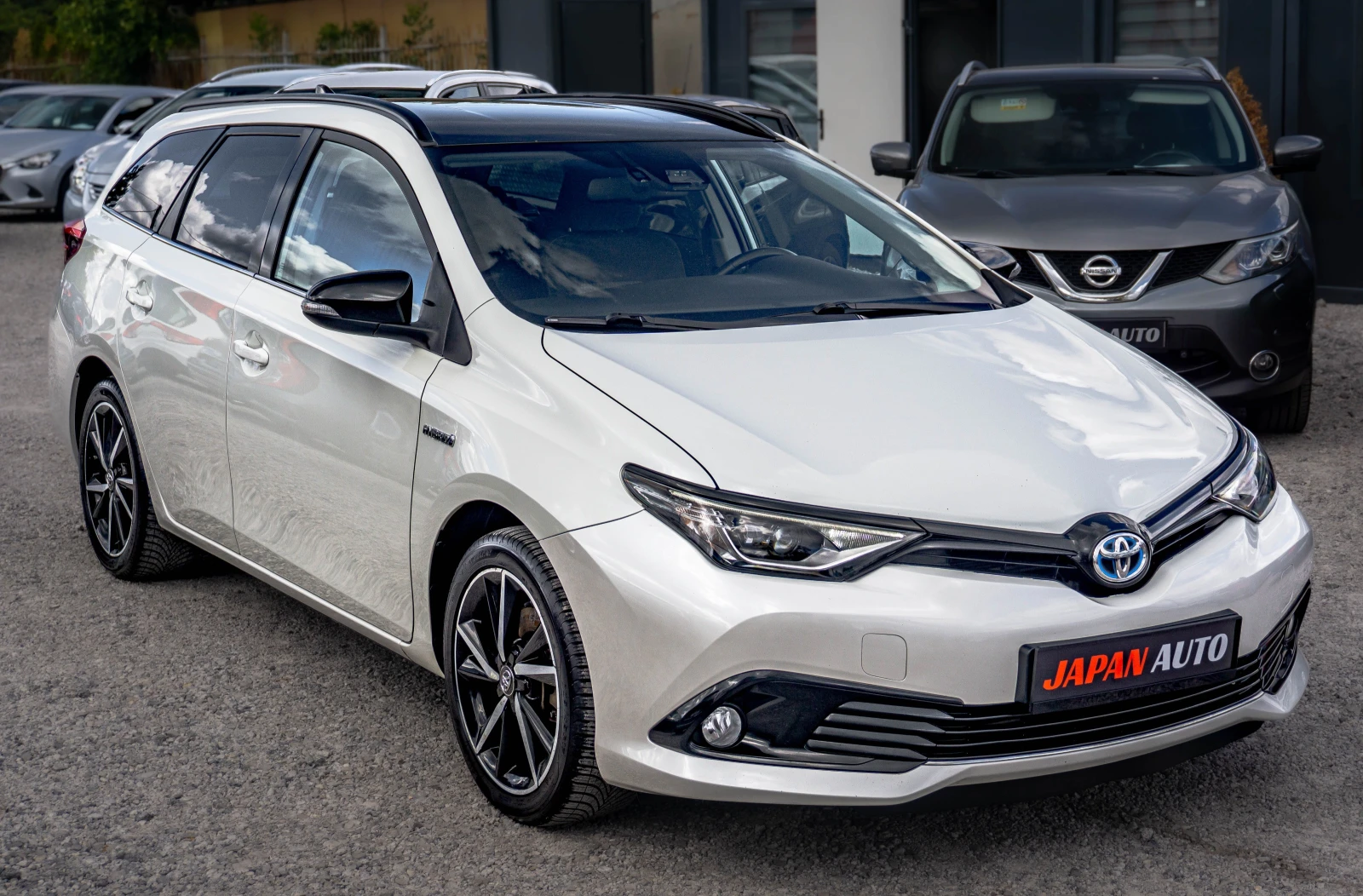 Toyota Auris 1.8 Hybrid ТОП! С ГАРАНЦИЯ! , снимка 3 - Автомобили и джипове - 56194884