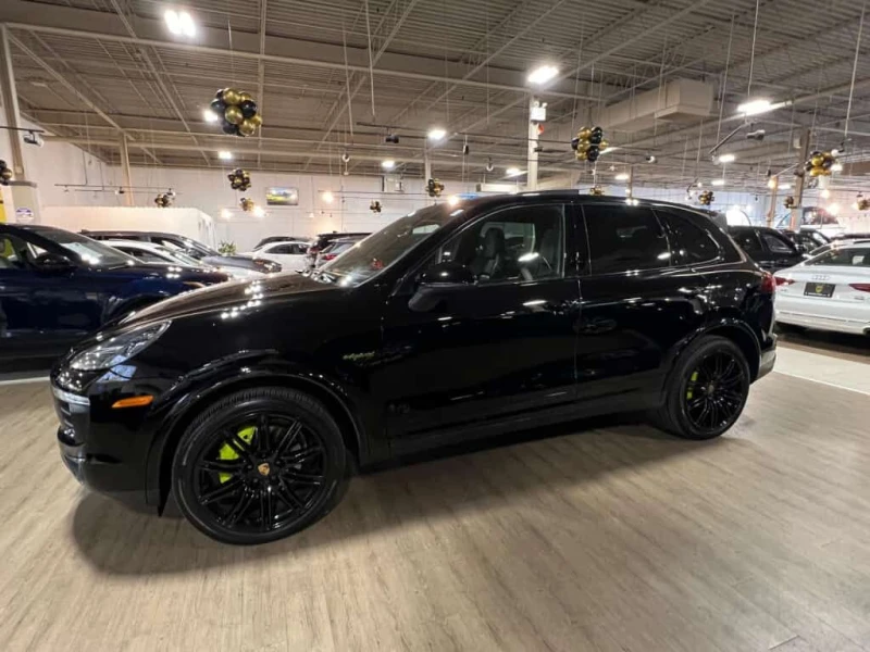 Porsche Cayenne * S E Hybrid Platinum Soft Door * CARFAX * , снимка 2 - Автомобили и джипове - 53540946