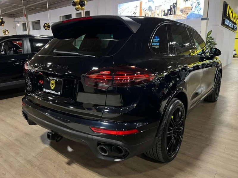 Porsche Cayenne * S E Hybrid Platinum Soft Door * CARFAX * , снимка 5 - Автомобили и джипове - 53540946