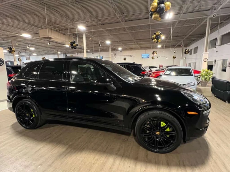 Porsche Cayenne * S E Hybrid Platinum Soft Door * CARFAX * , снимка 6 - Автомобили и джипове - 53540946