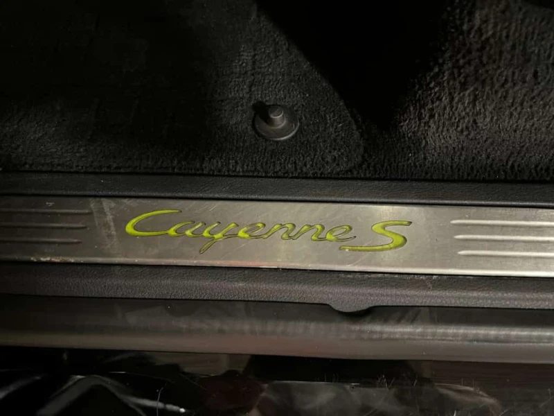 Porsche Cayenne * S E Hybrid Platinum Soft Door * CARFAX * , снимка 16 - Автомобили и джипове - 53540946