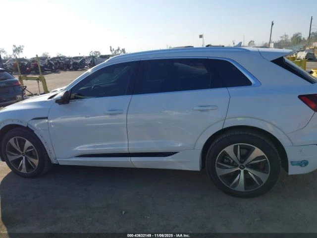 Audi Q8 E-TRON PREMIUM PLUS QUATTRO, снимка 8 - Автомобили и джипове - 53600264