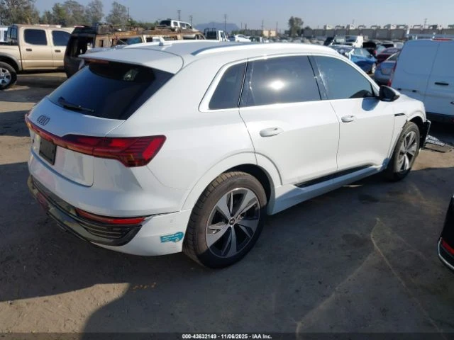 Audi Q8 E-TRON PREMIUM PLUS QUATTRO, снимка 4 - Автомобили и джипове - 53600264