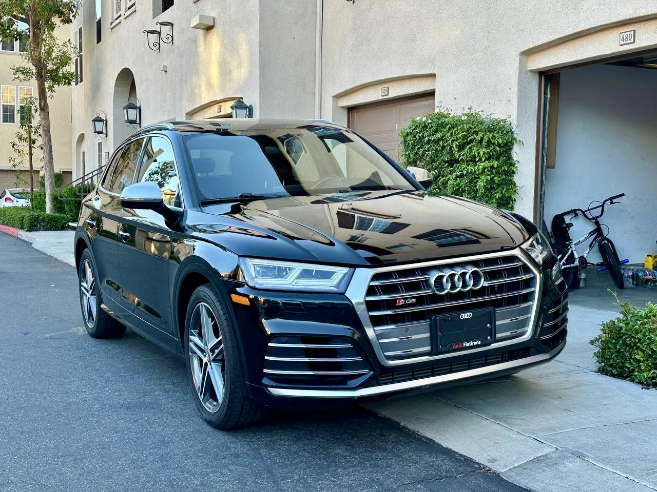 Audi SQ5 DIGITAL* NAPPA* B&O* KEYLESS* CARBON* MATRIX* PANO - изображение 4
