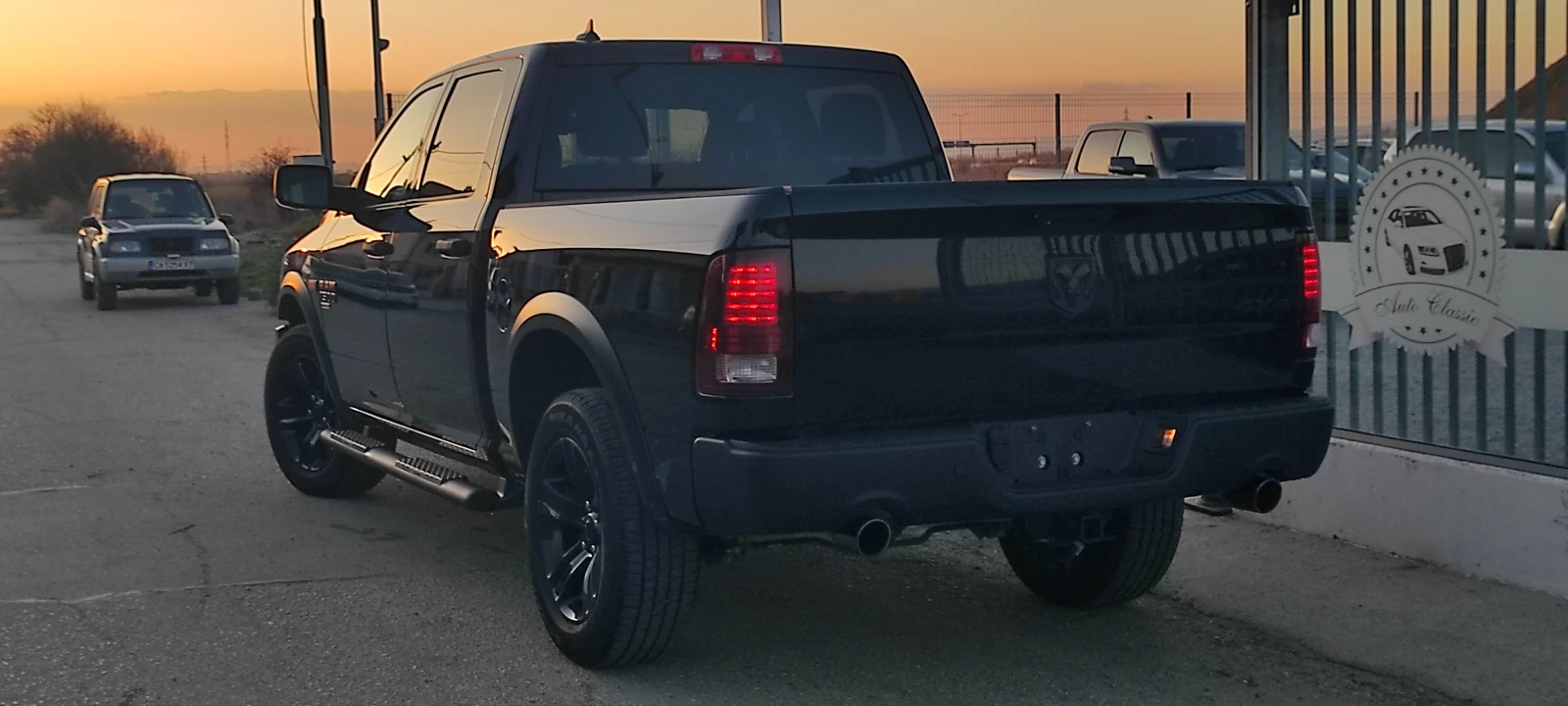 Dodge RAM 1500 5.7 HEMI: CREW-CAB: 13, 000km. ЧИСТО, ЧИСТО-НОВ!!!, снимка 6 - Автомобили и джипове - 53816828