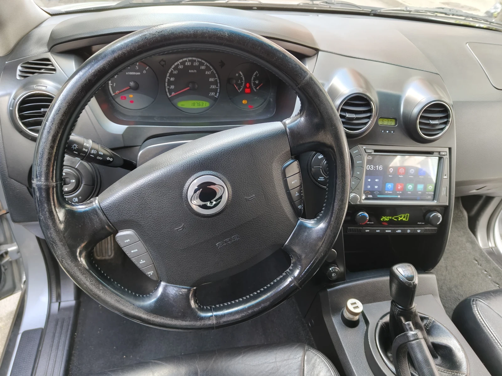 SsangYong Actyon, снимка 8 - Автомобили и джипове - 54196158