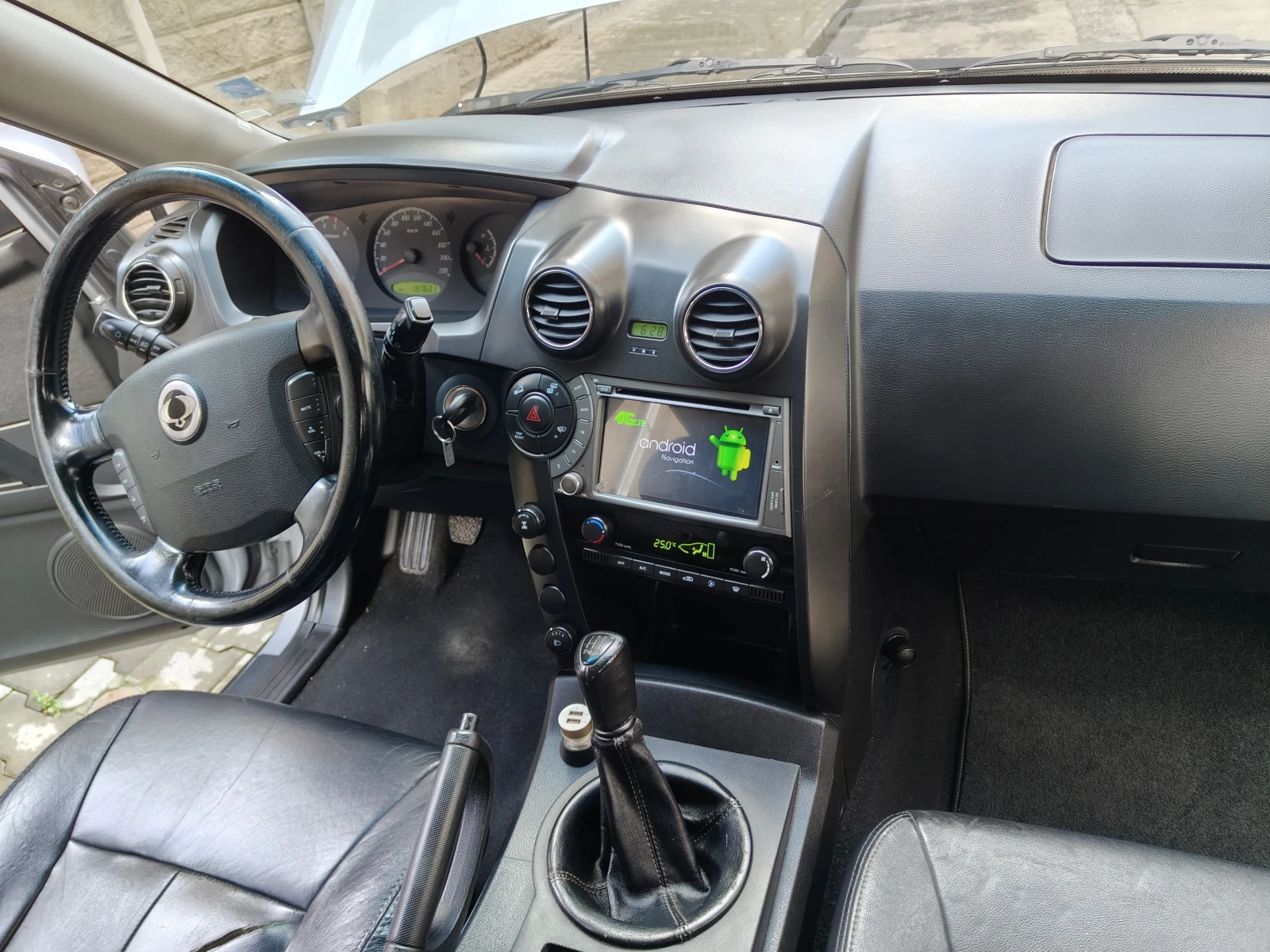 SsangYong Actyon, снимка 13 - Автомобили и джипове - 54196158