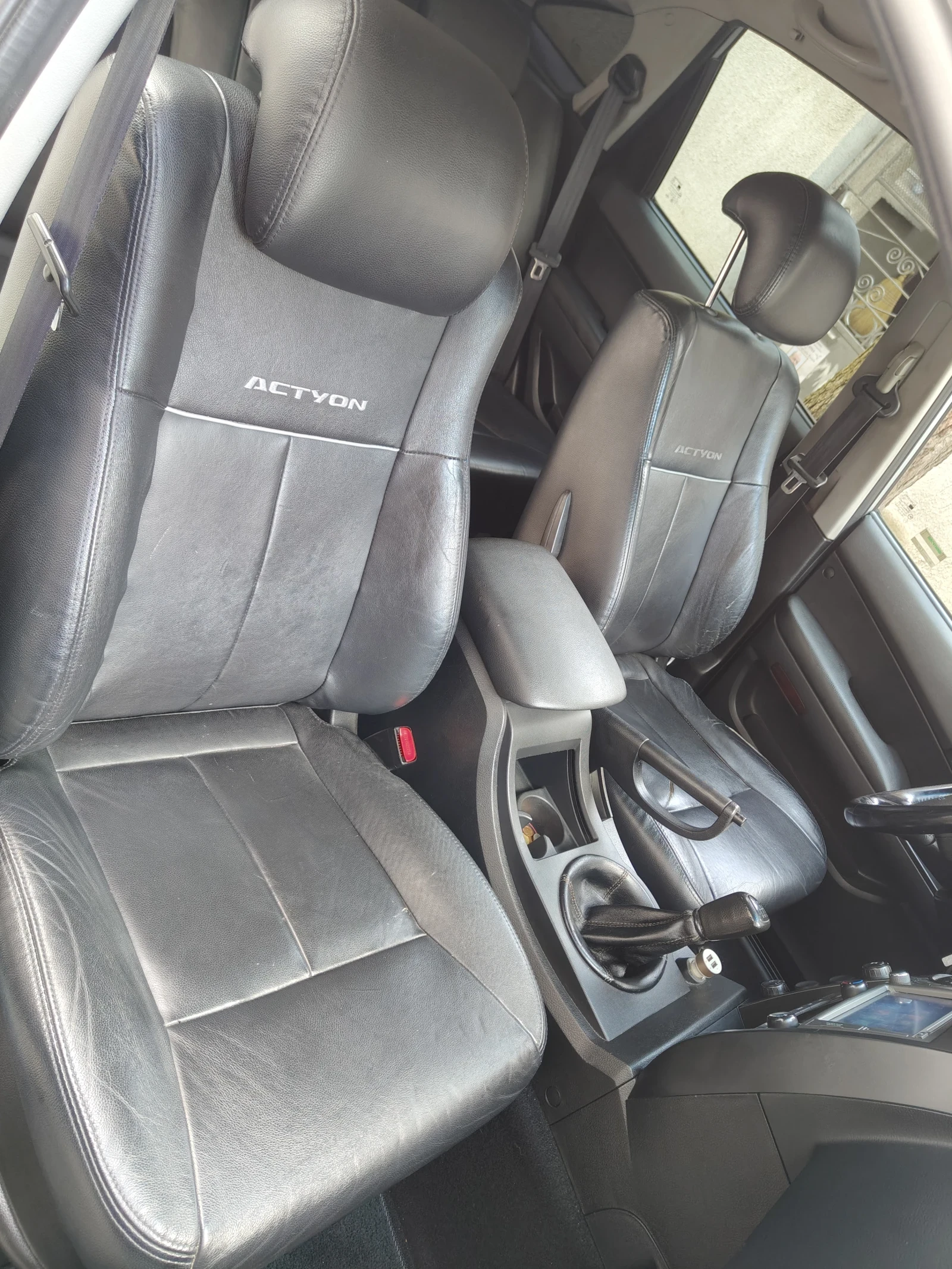 SsangYong Actyon, снимка 5 - Автомобили и джипове - 54196158