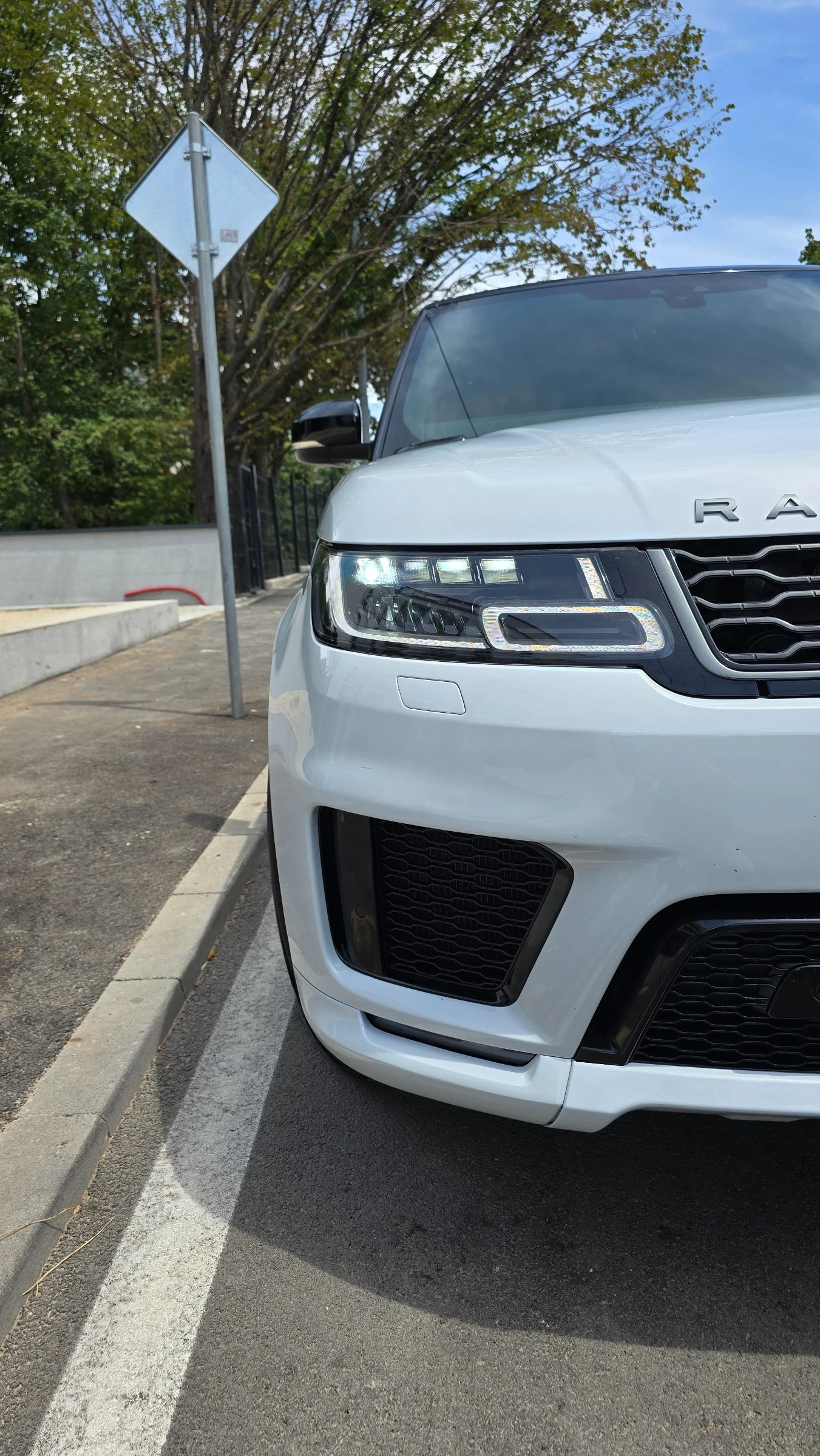 Land Rover Range Rover Sport SDV6, снимка 3 - Автомобили и джипове - 54264393